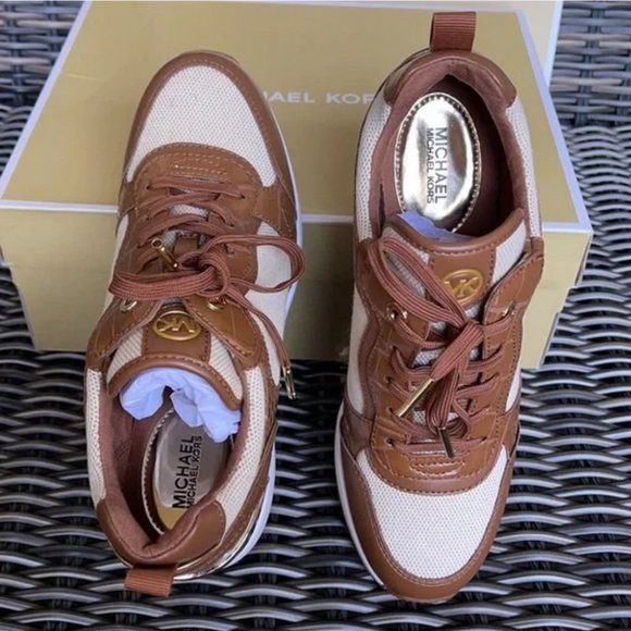 Michael Kors Crista Trainer Two Tone Canvas WMNS - Picture 13 of 16